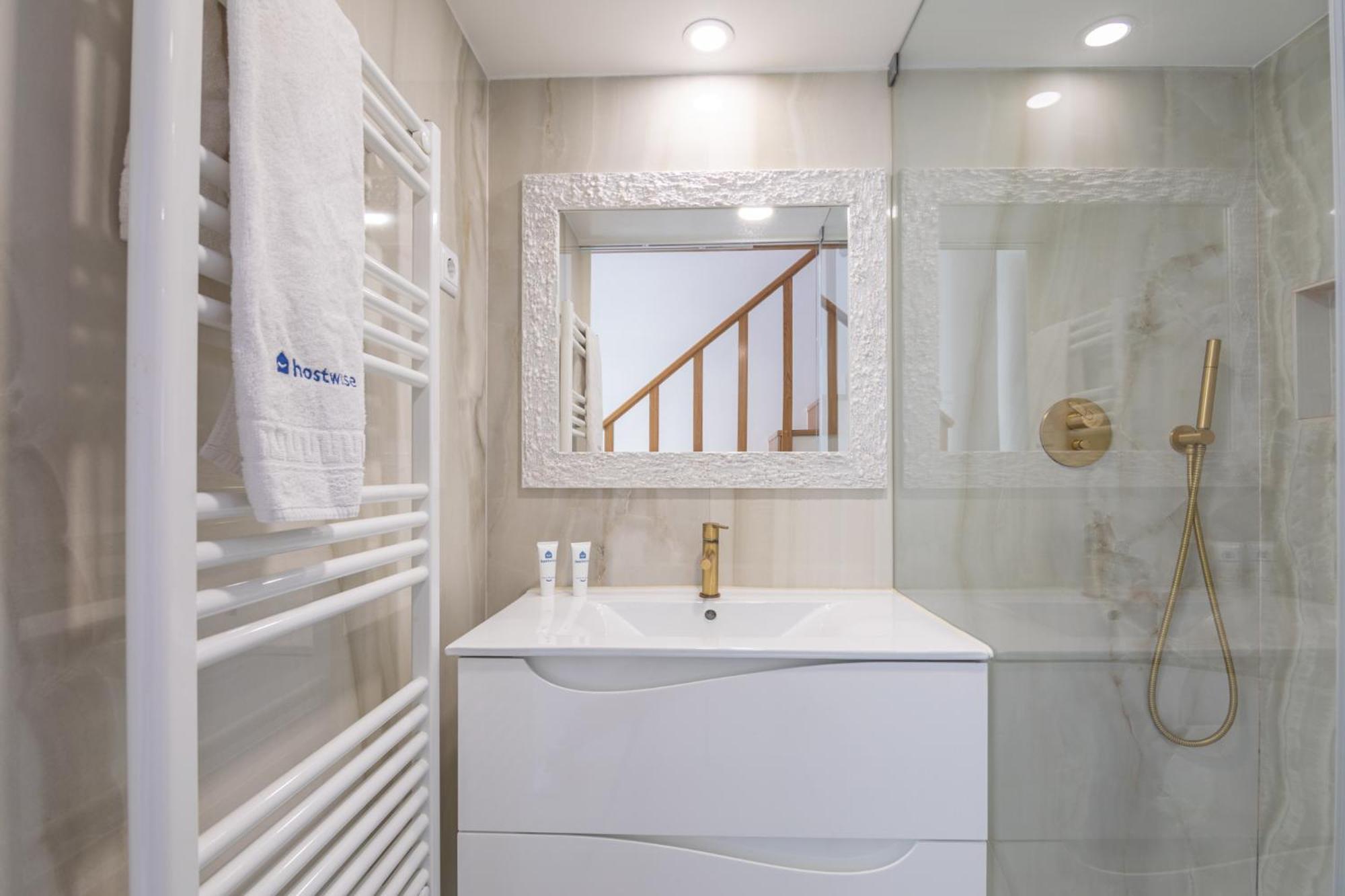 Appartement Deluxe Spacious Flats W Mezzanine By Host Wise à OOporto Chambre photo