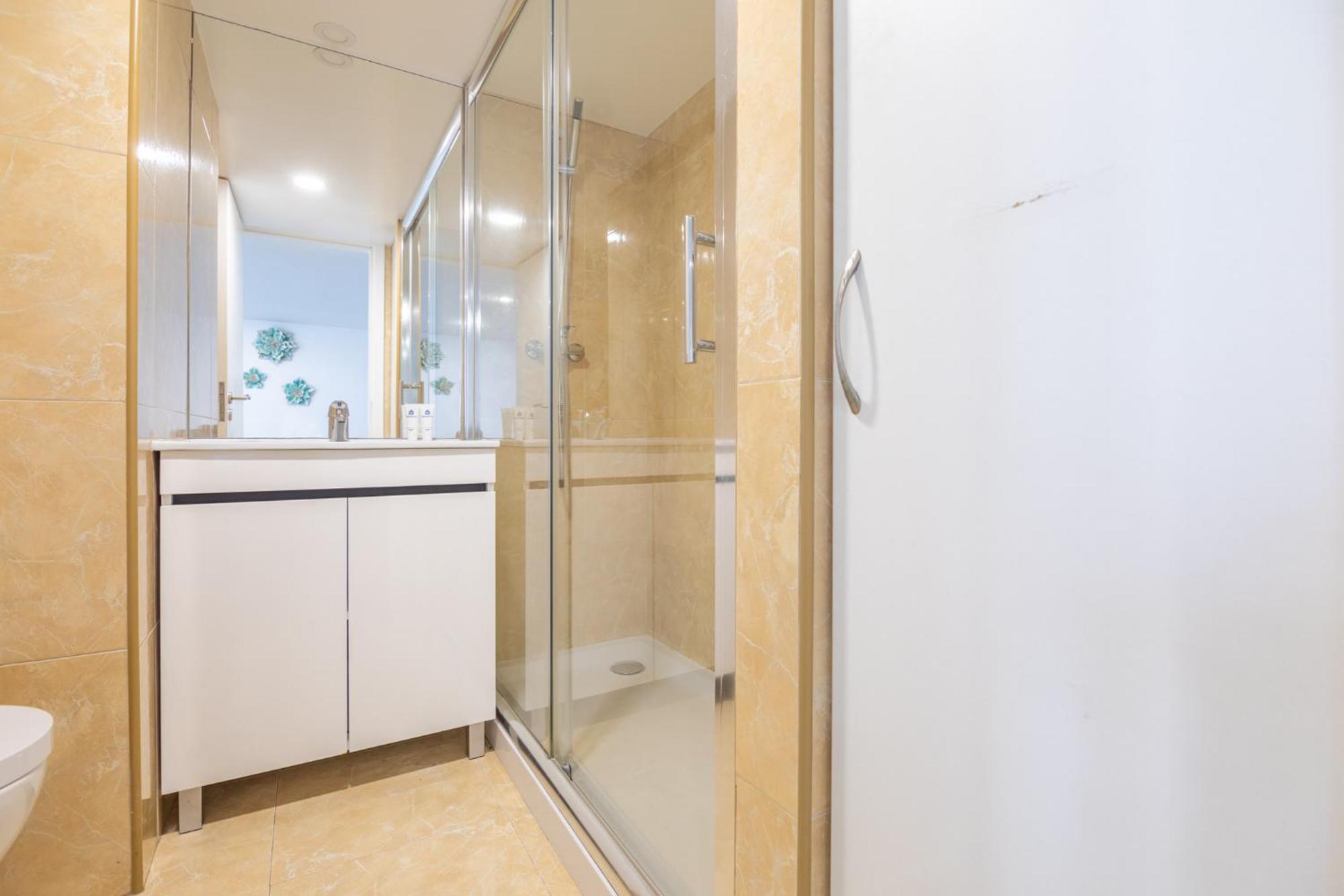 Appartement Deluxe Spacious Flats W Mezzanine By Host Wise à OOporto Chambre photo